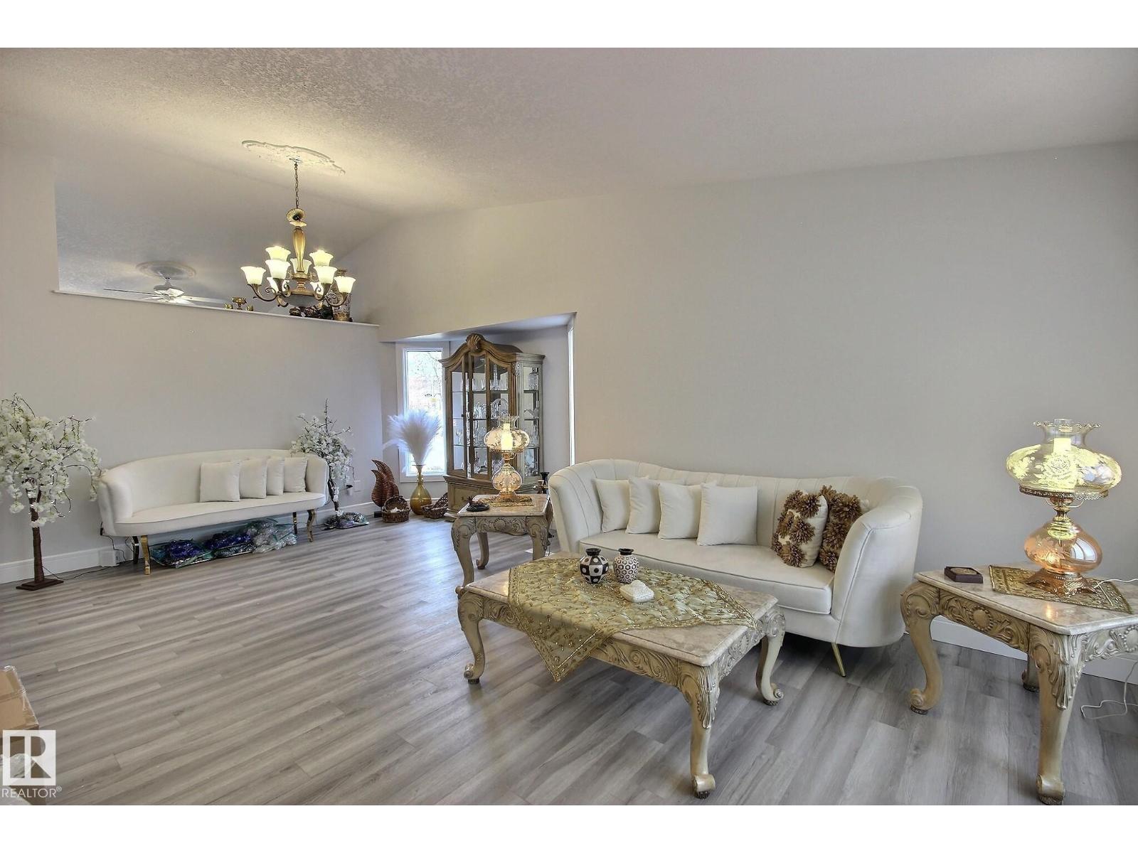 10735 BEAUMARIS RD NW, Edmonton