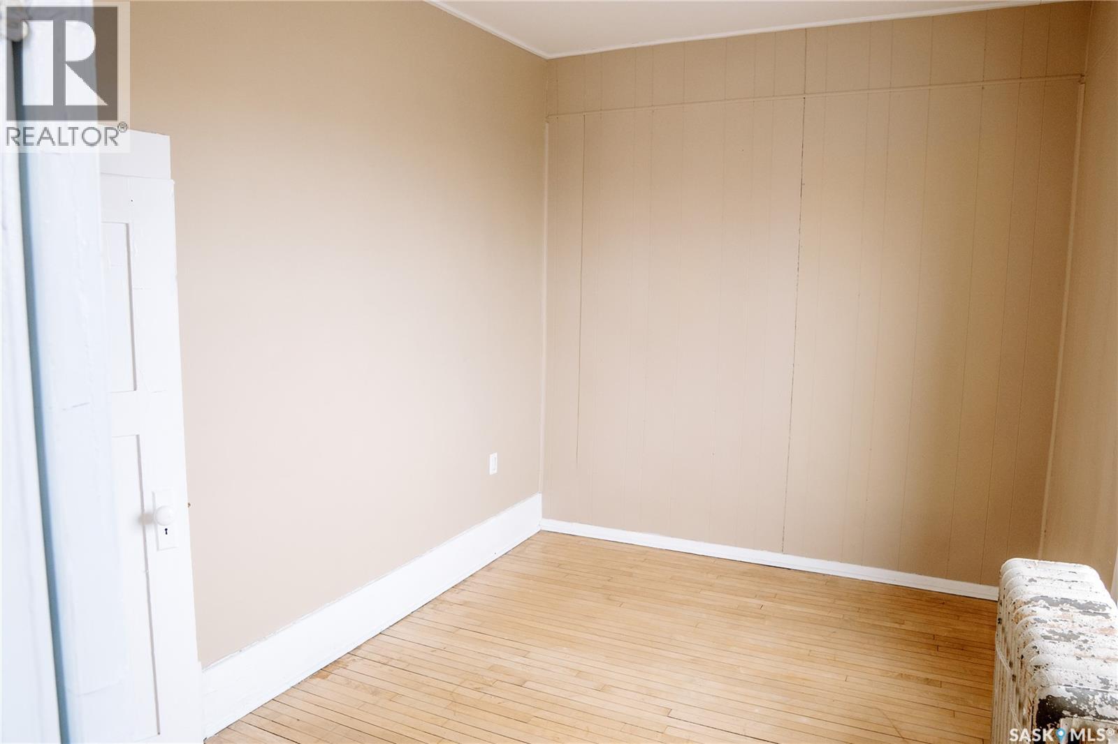 1174 ALBERT STREET - 23