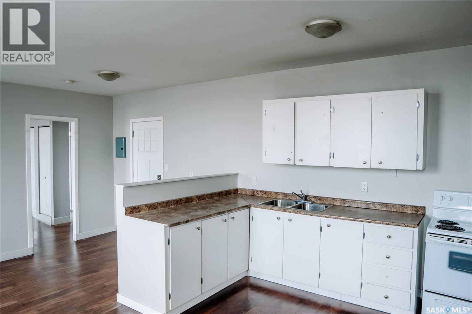 1174 ALBERT STREET - 13