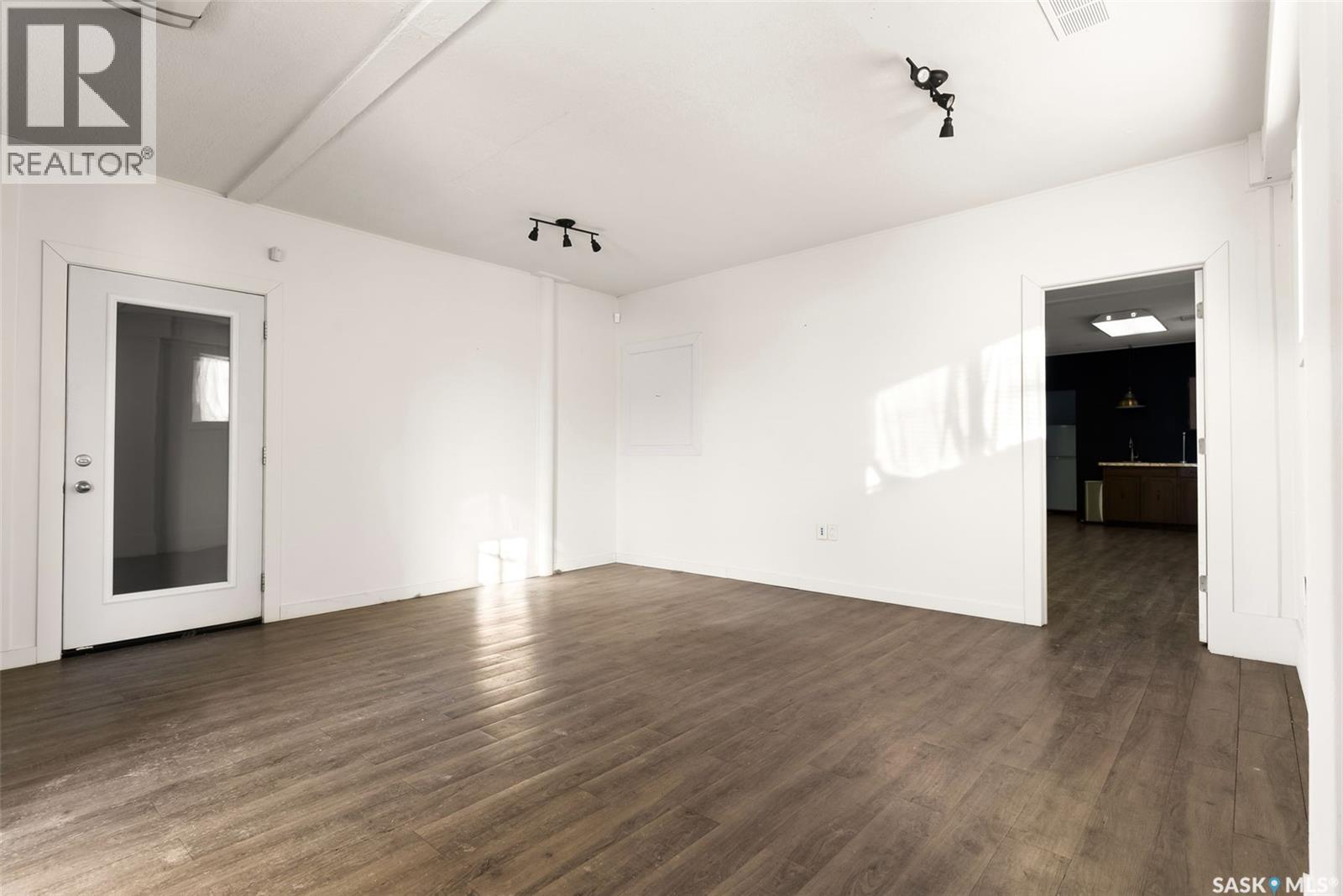 1174 ALBERT STREET - 30