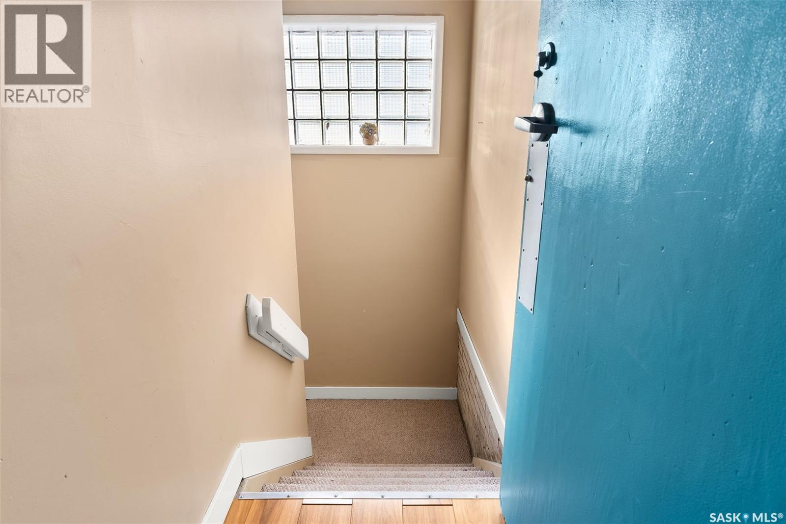 1174 ALBERT STREET - 35