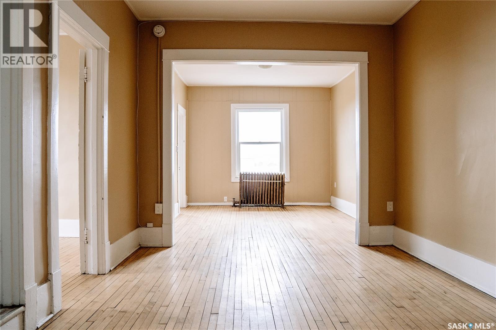 1174 ALBERT STREET - 25