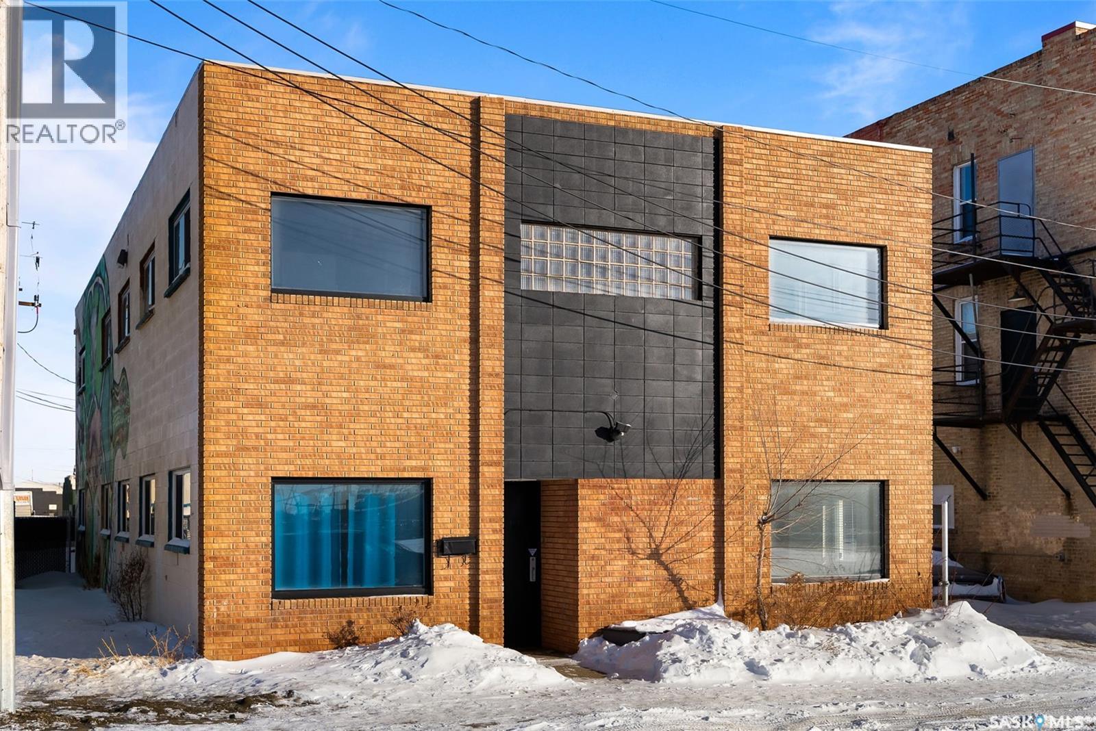 1174 ALBERT STREET - 29