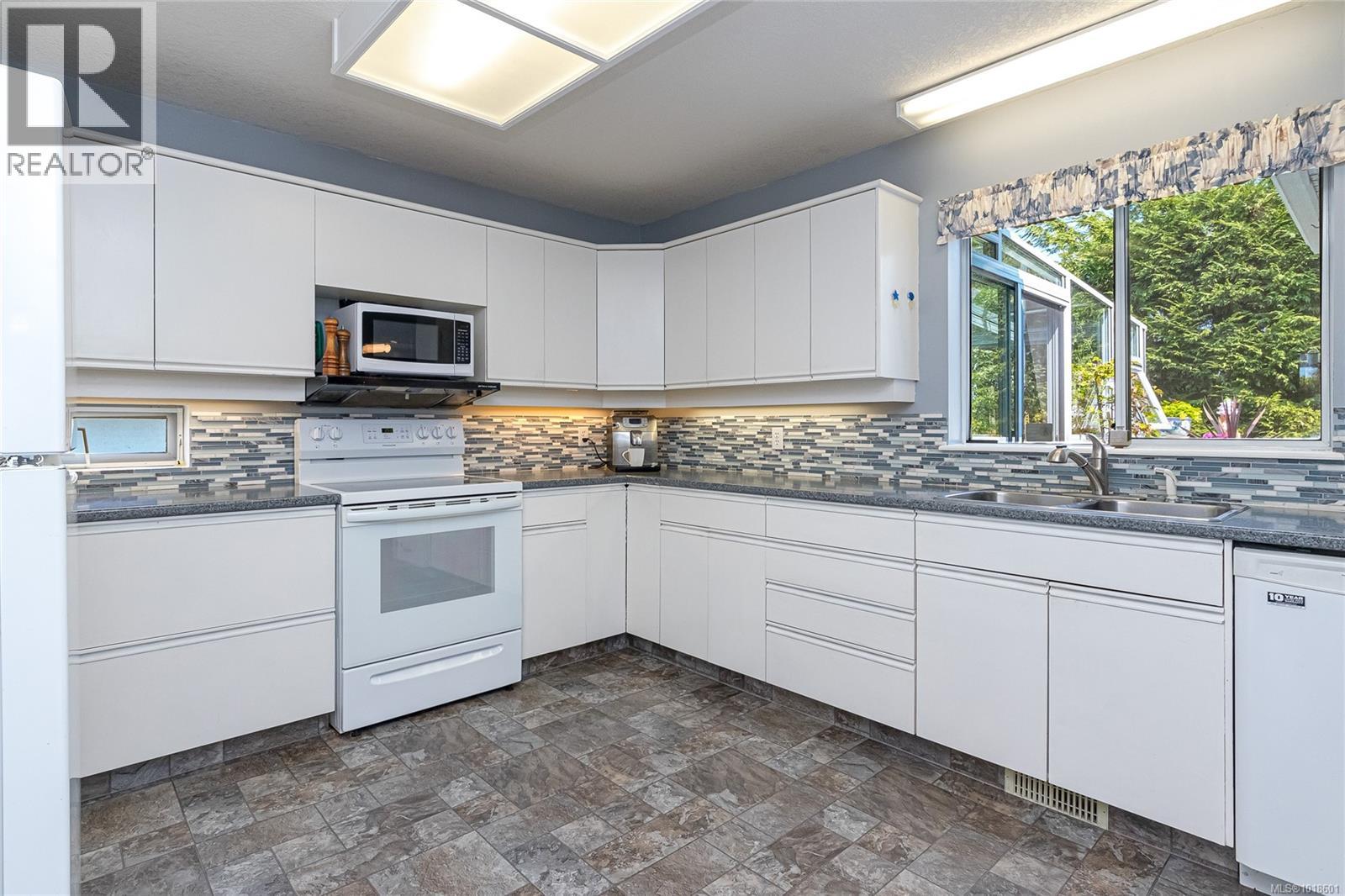  3713 Pointer Place, Saanich