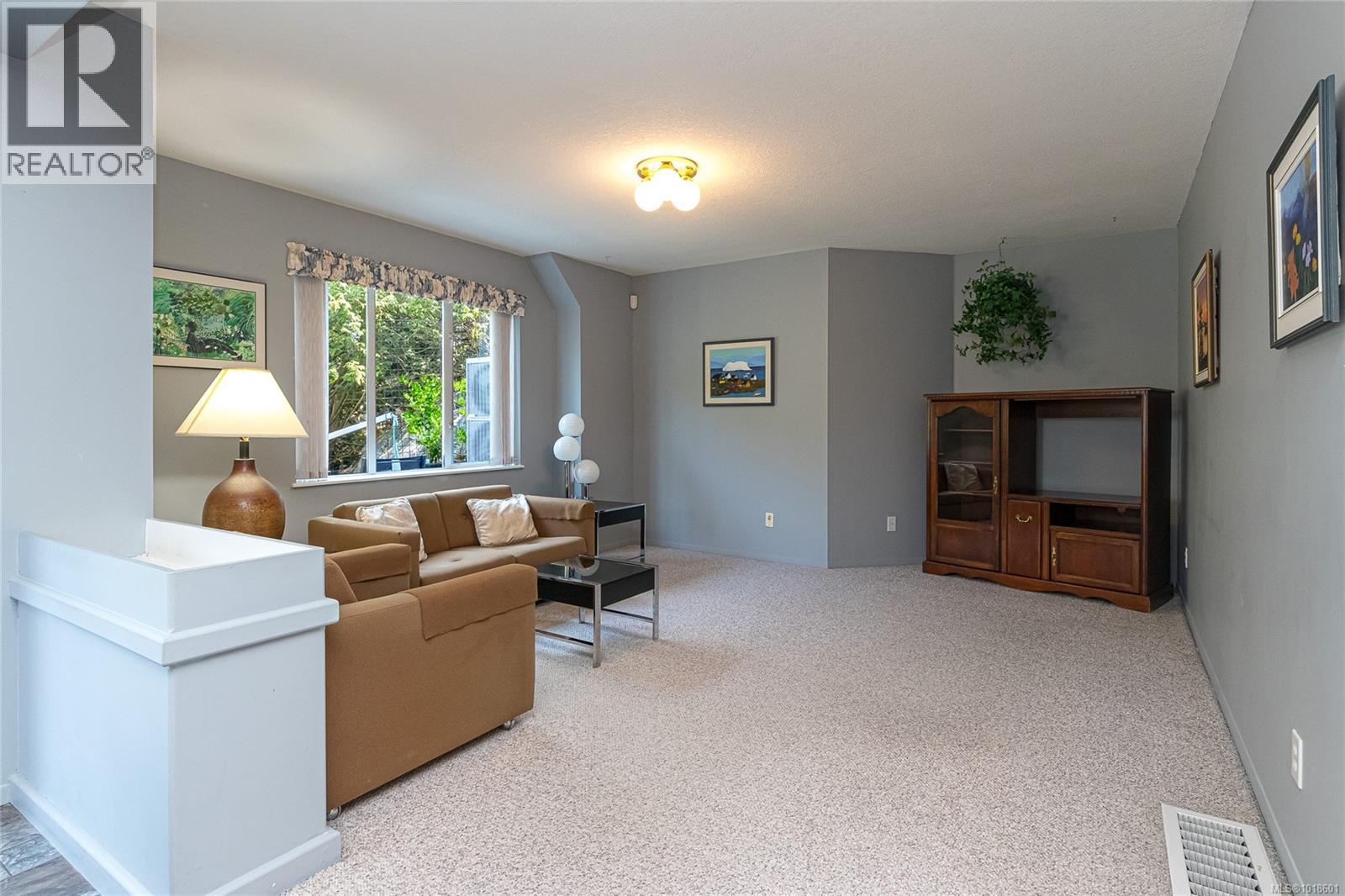  3713 Pointer Place, Saanich