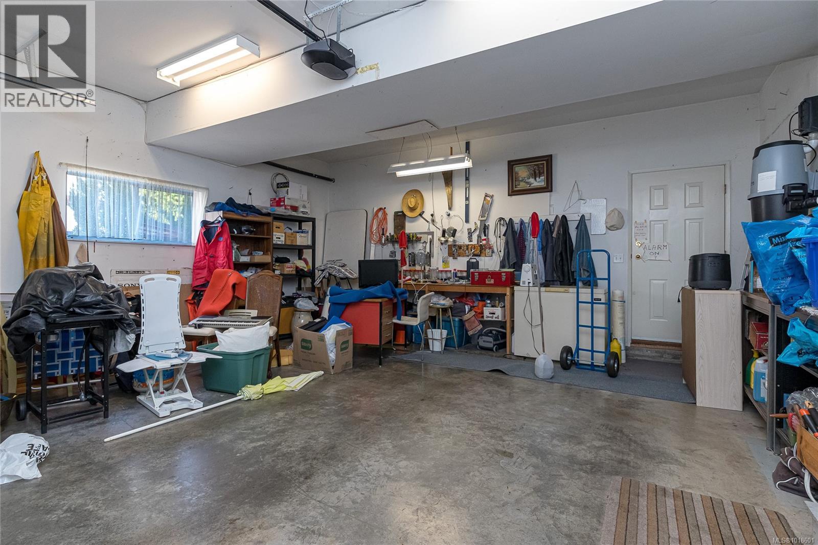  3713 Pointer Place, Saanich