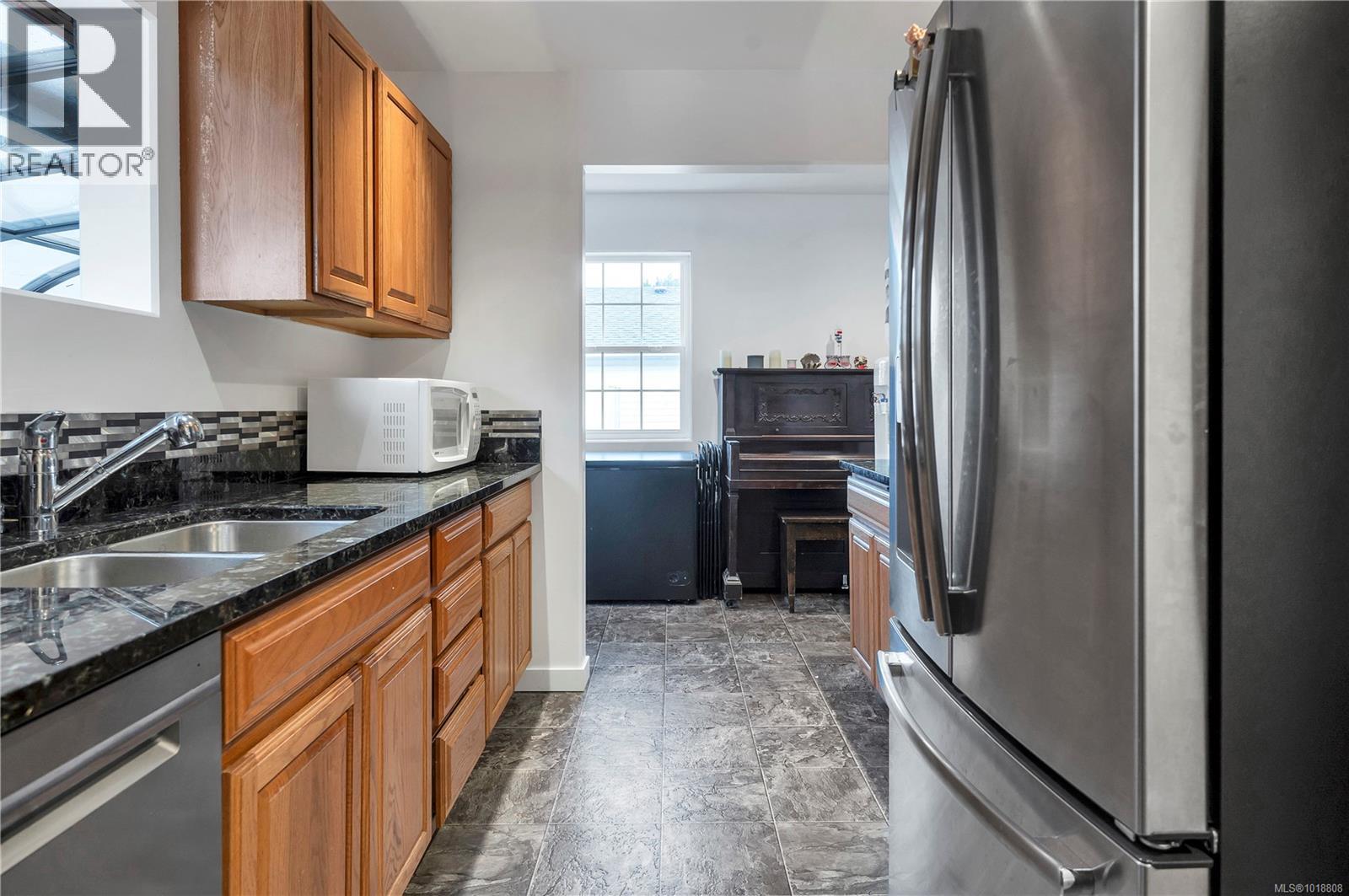 820 10th Ave, Campbell River