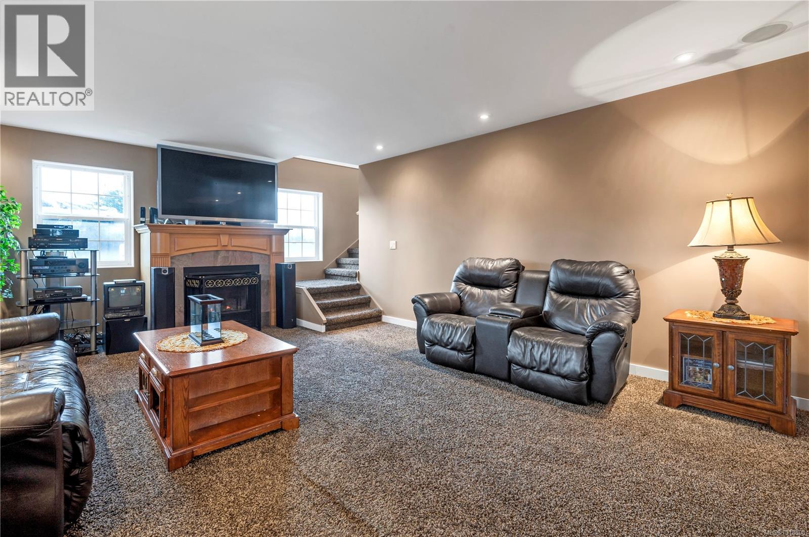 820 10th Ave, Campbell River