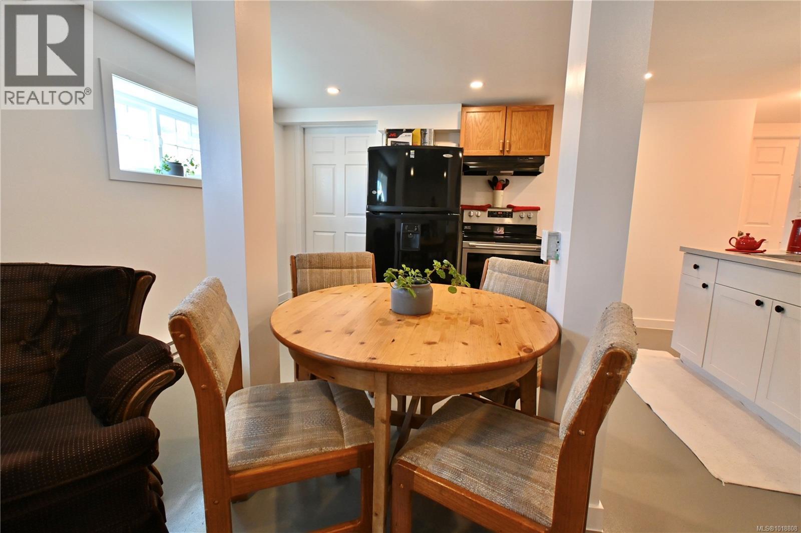 820 10th Ave, Campbell River