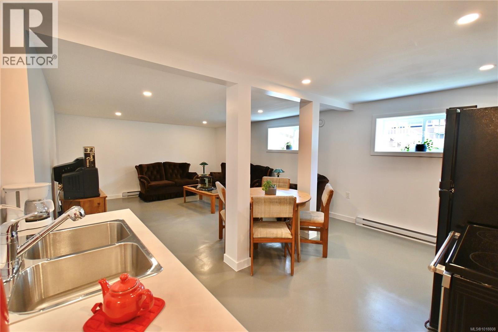 820 10th Ave, Campbell River