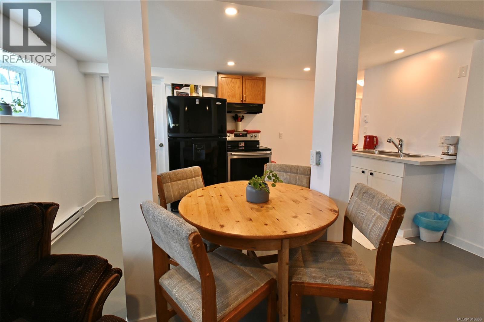 820 10th Ave, Campbell River