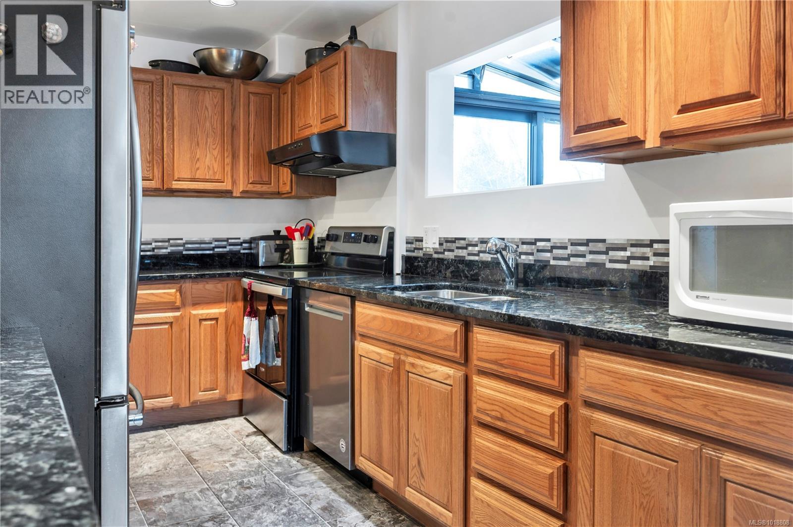 820 10th Ave, Campbell River