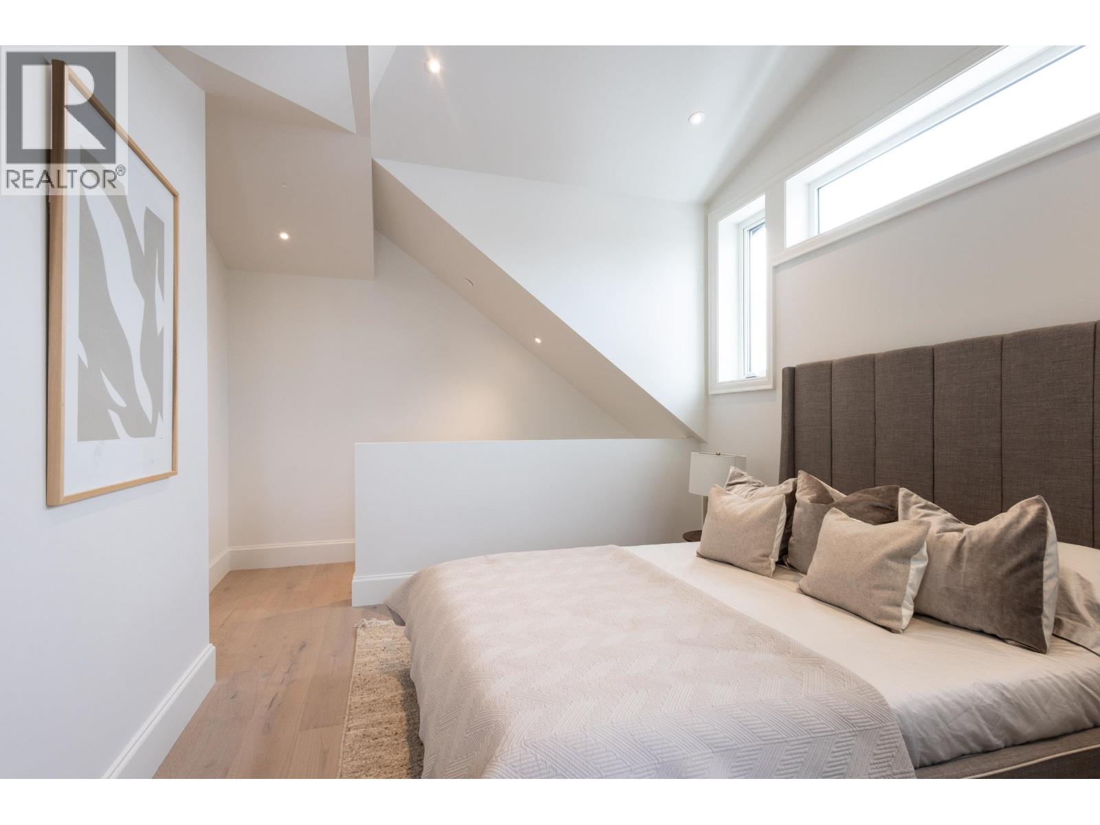 2380 E 5TH AVENUE, Vancouver