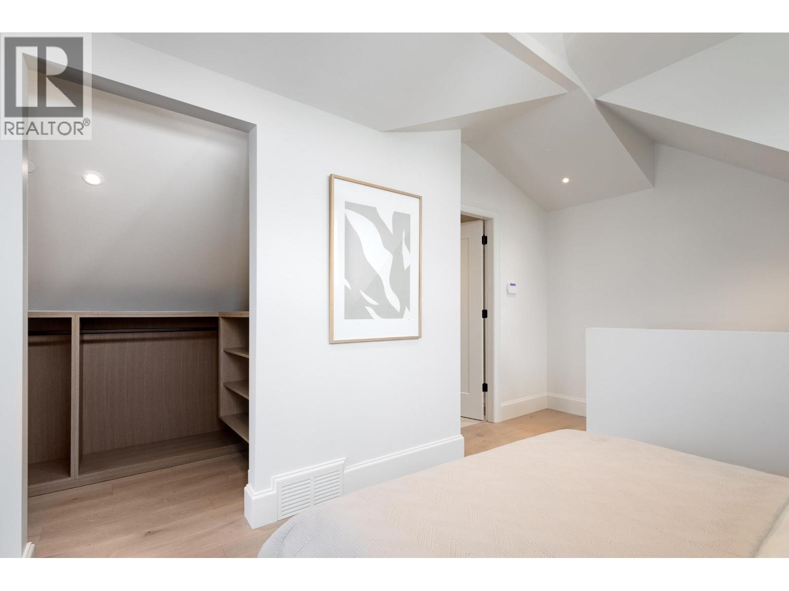 2380 E 5TH AVENUE, Vancouver