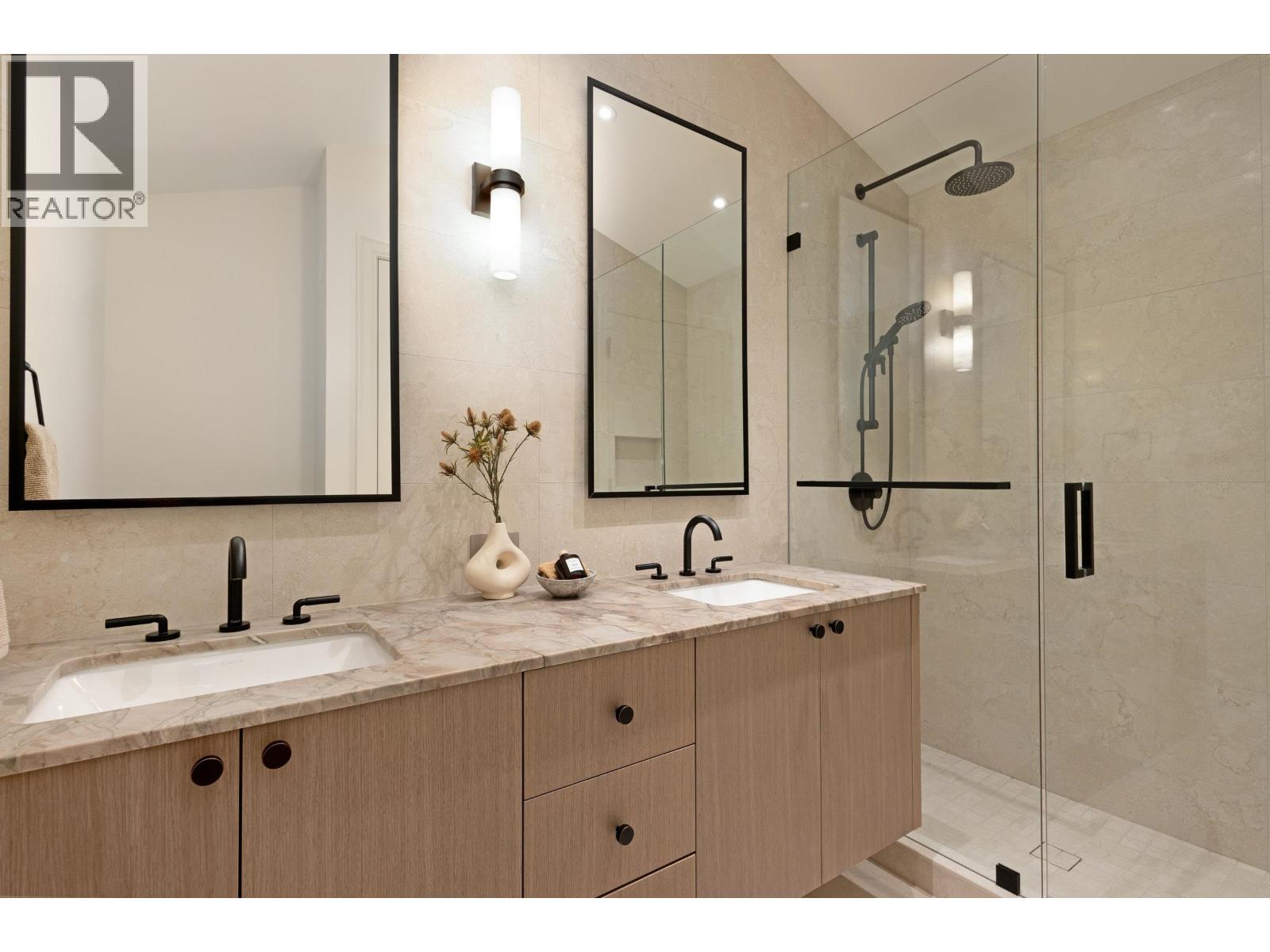 2380 E 5TH AVENUE, Vancouver