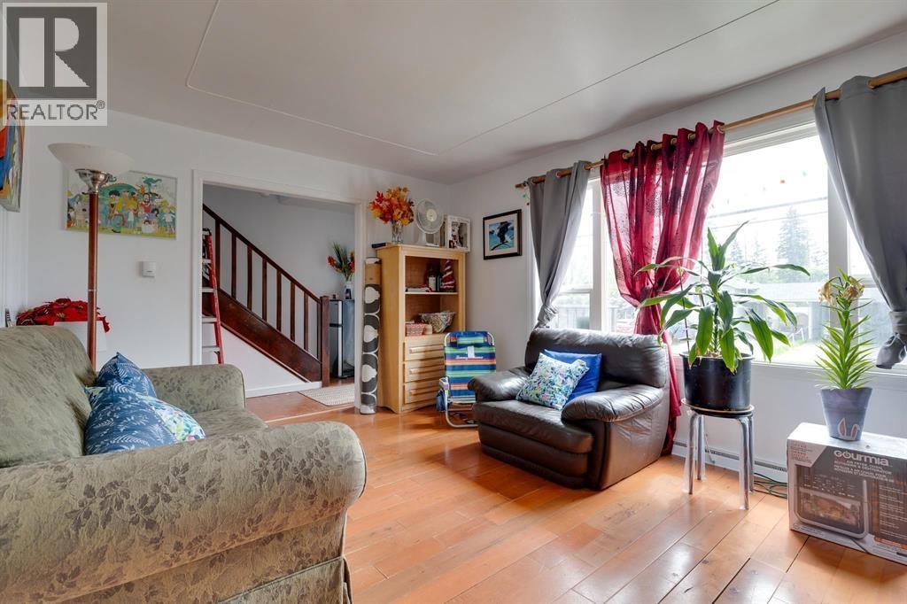 1422-1432 STRATHCONA AVENUE - 8