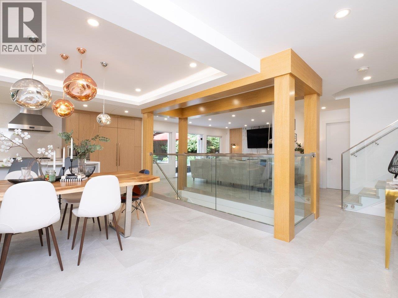 4283 CAPILANO ROAD, North Vancouver