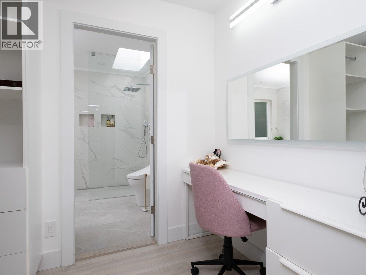 4283 CAPILANO ROAD, North Vancouver