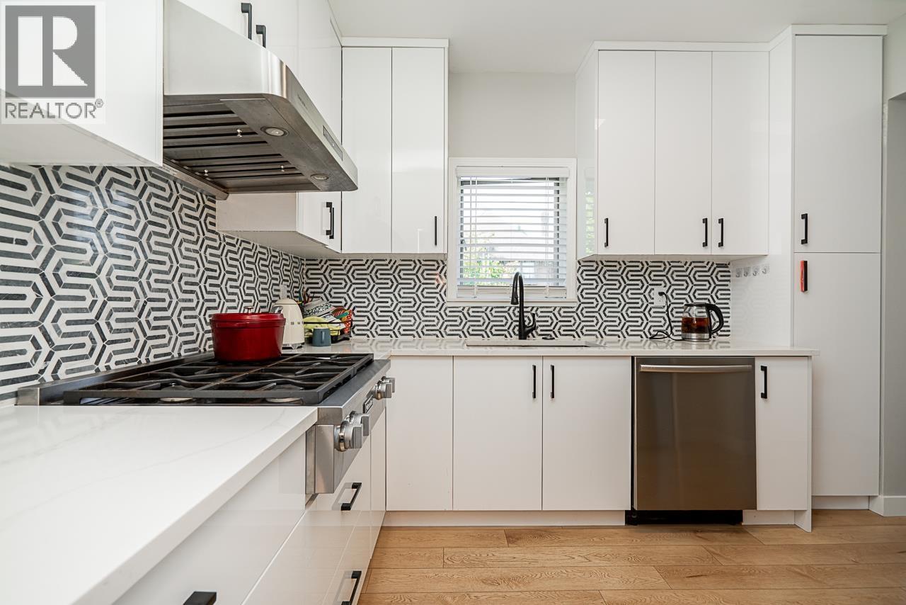 3099 W 6TH AVENUE, Vancouver