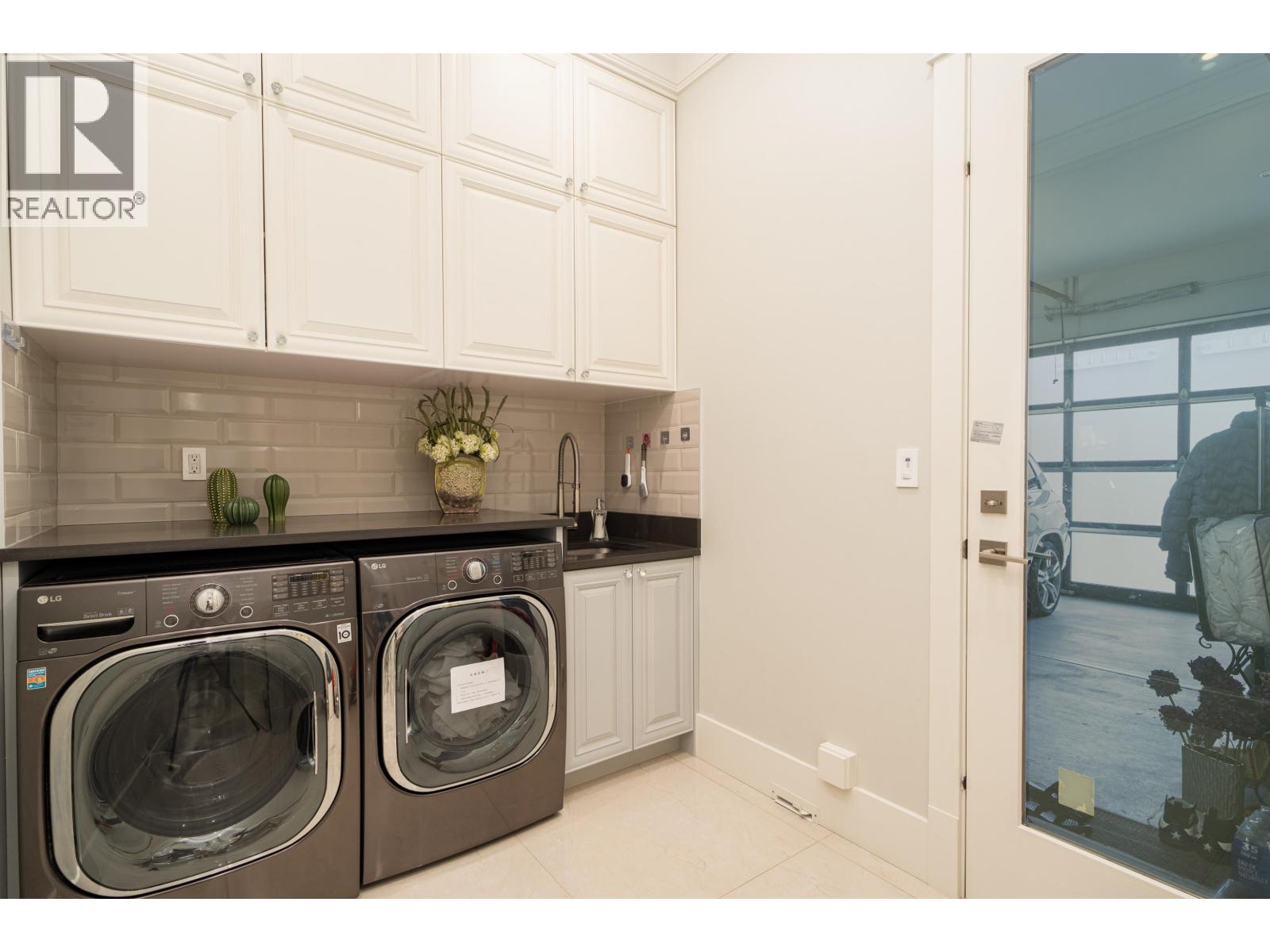 10820 FORRILON Place, Richmond