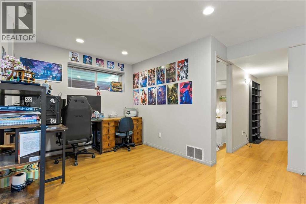 Single Family House for Sale in  Tuscany Ridge Heights NW Tuscany Calgary 