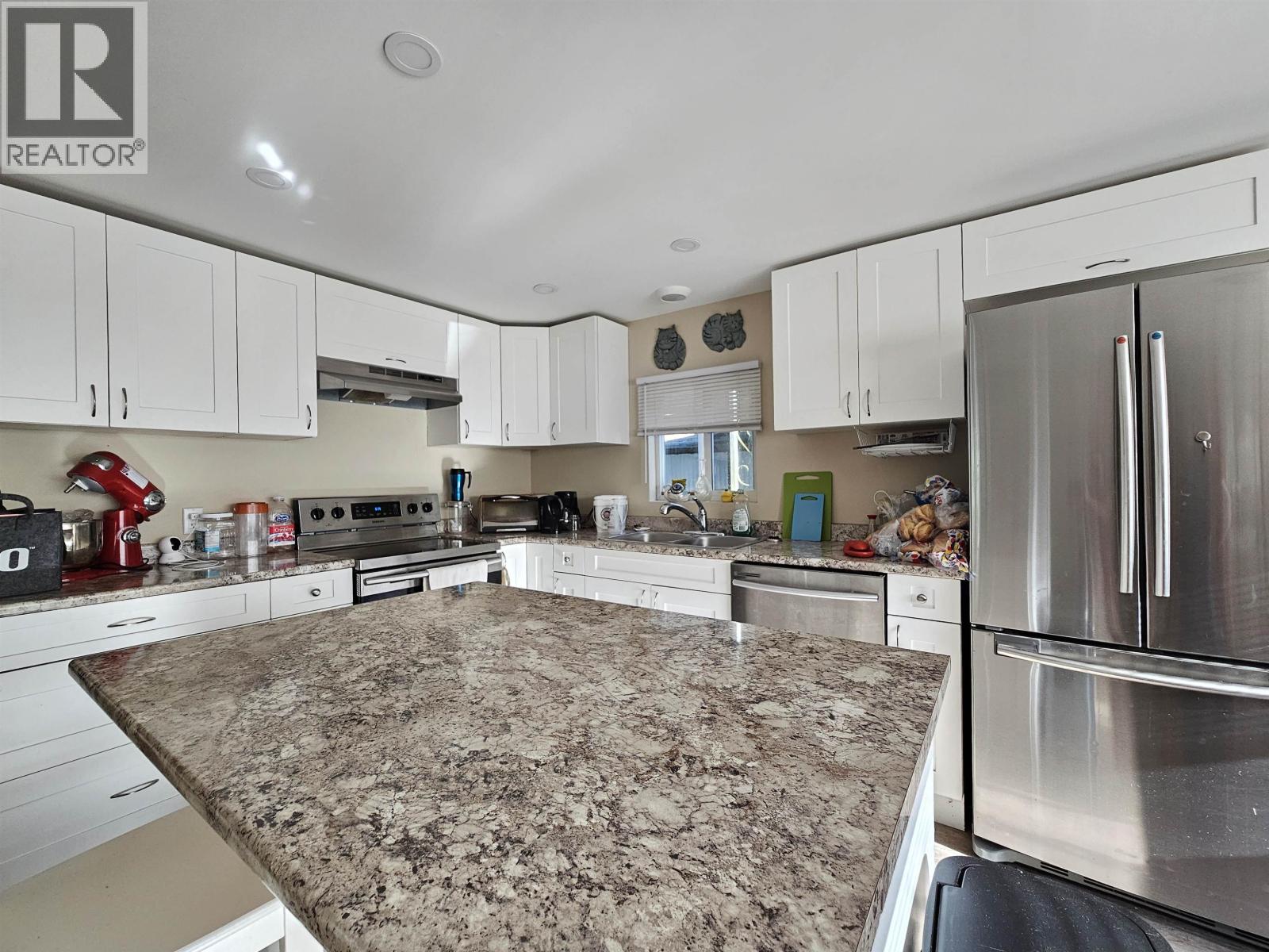 3 21091 LOUGHEED HIGHWAY, Maple Ridge