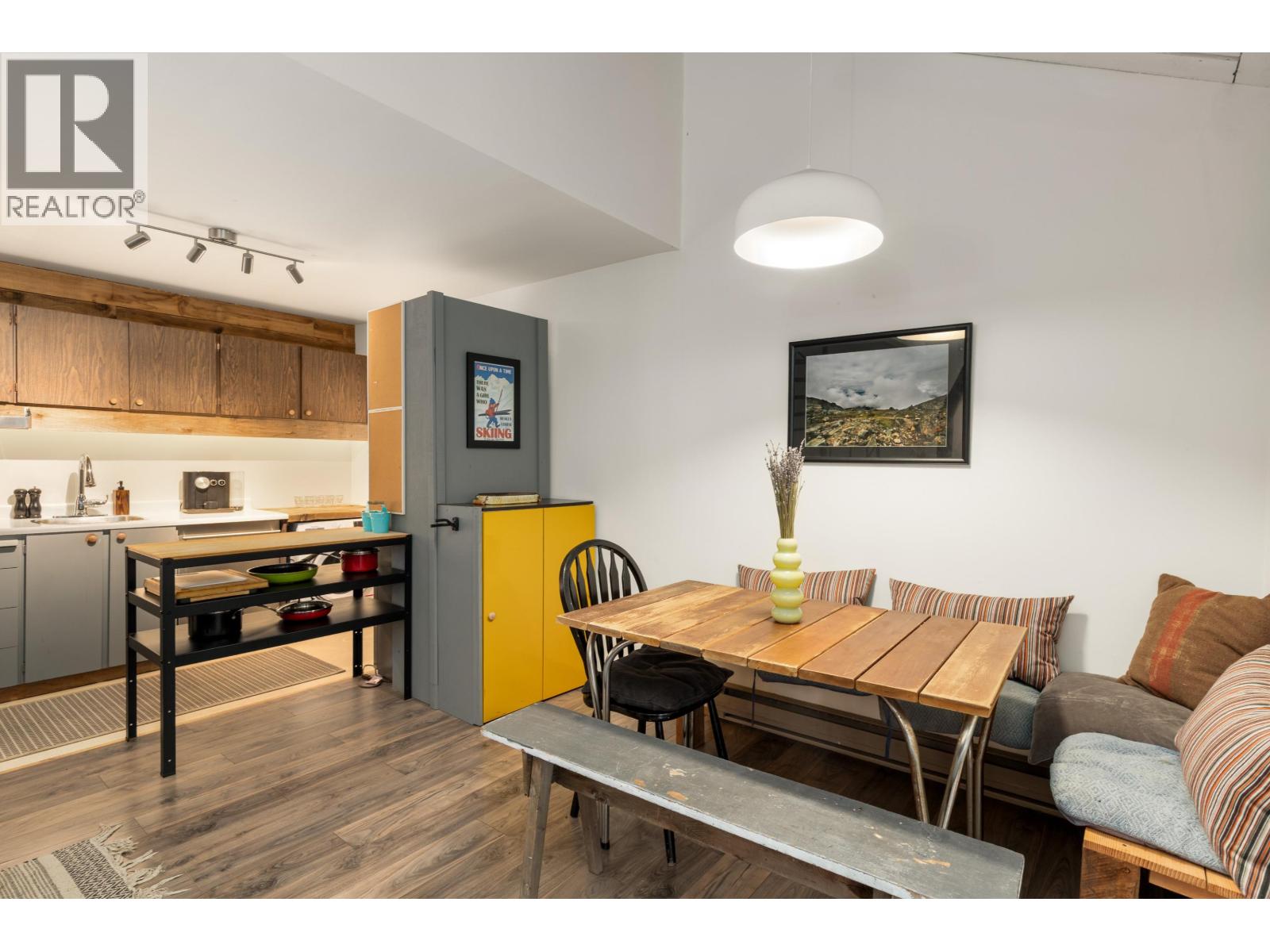 24 2020 WATSON WAY, Whistler