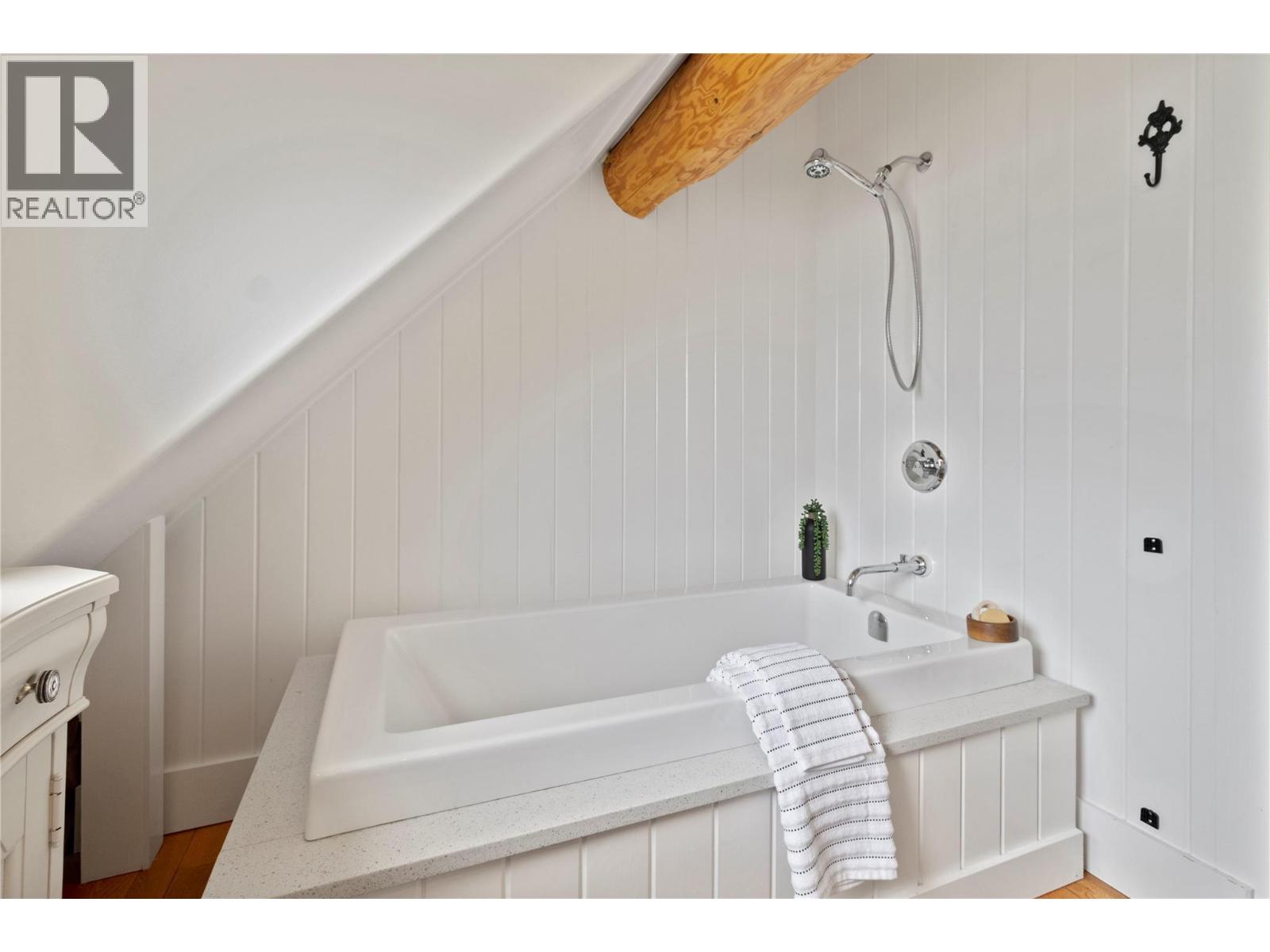  3667 Braelyn Road, Tappen