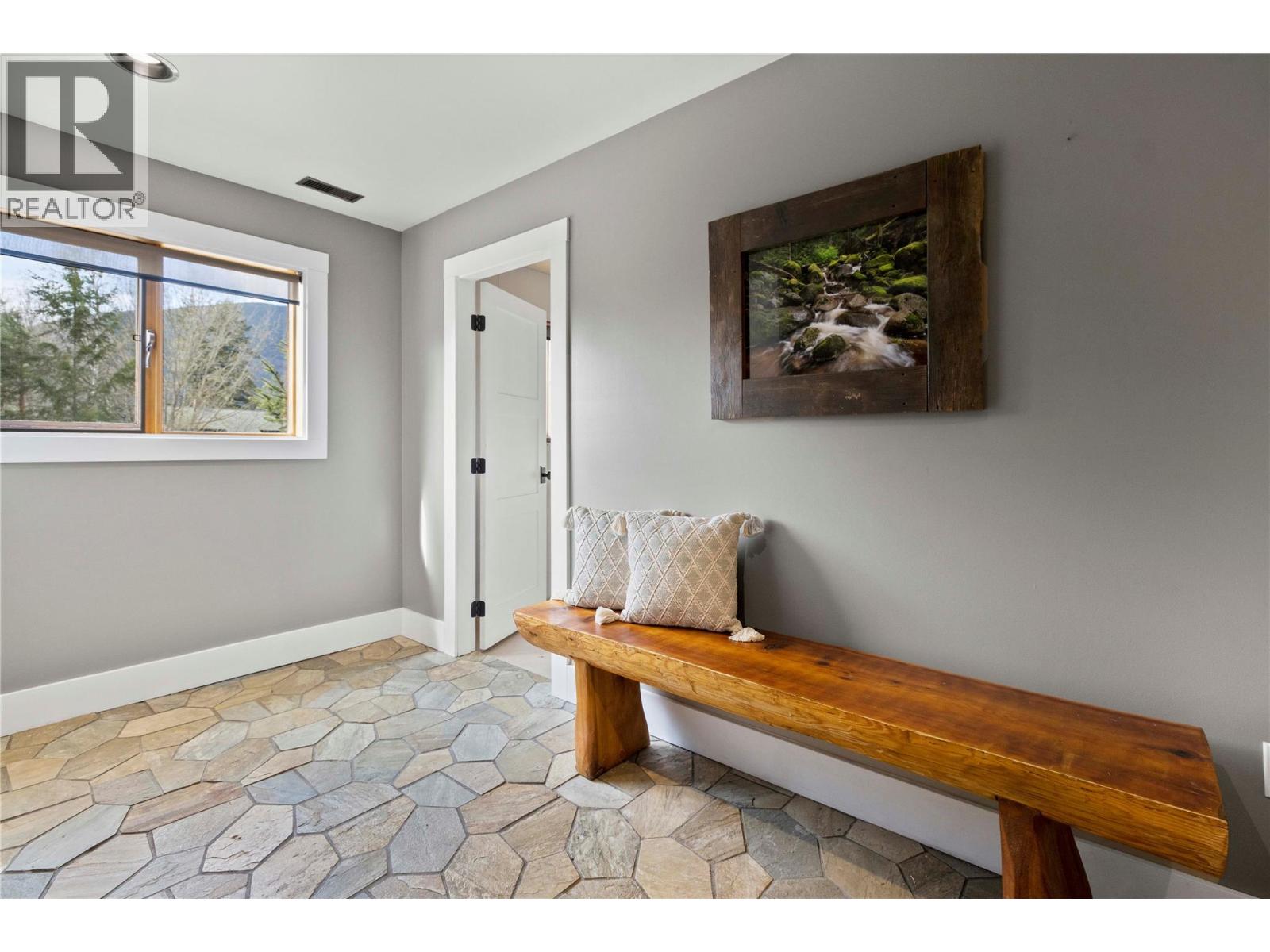  3667 Braelyn Road, Tappen