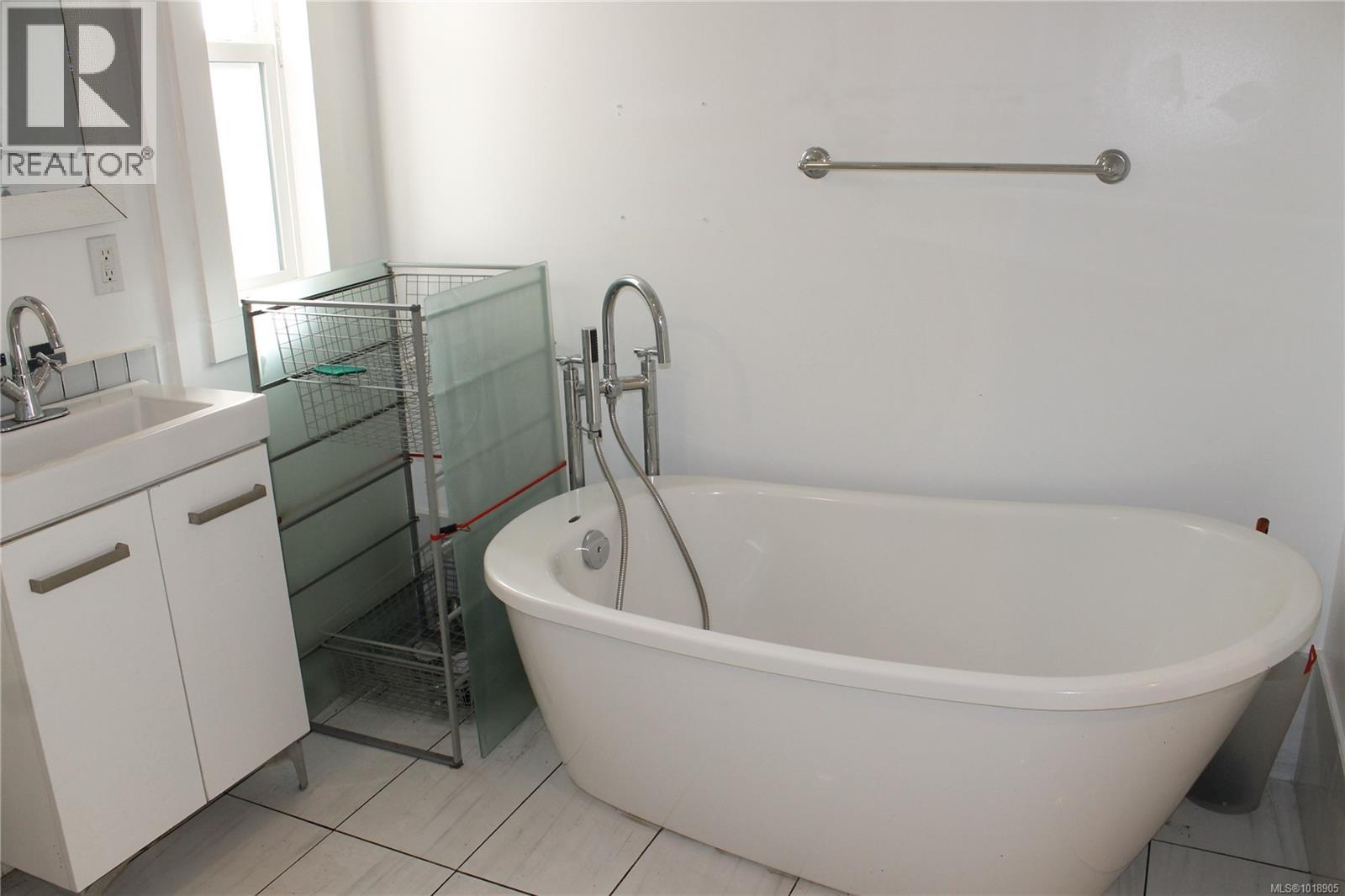 #34 2785 WALLBANK RD - 13