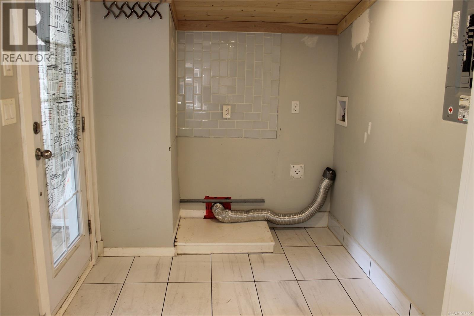 #34 2785 WALLBANK RD - 16