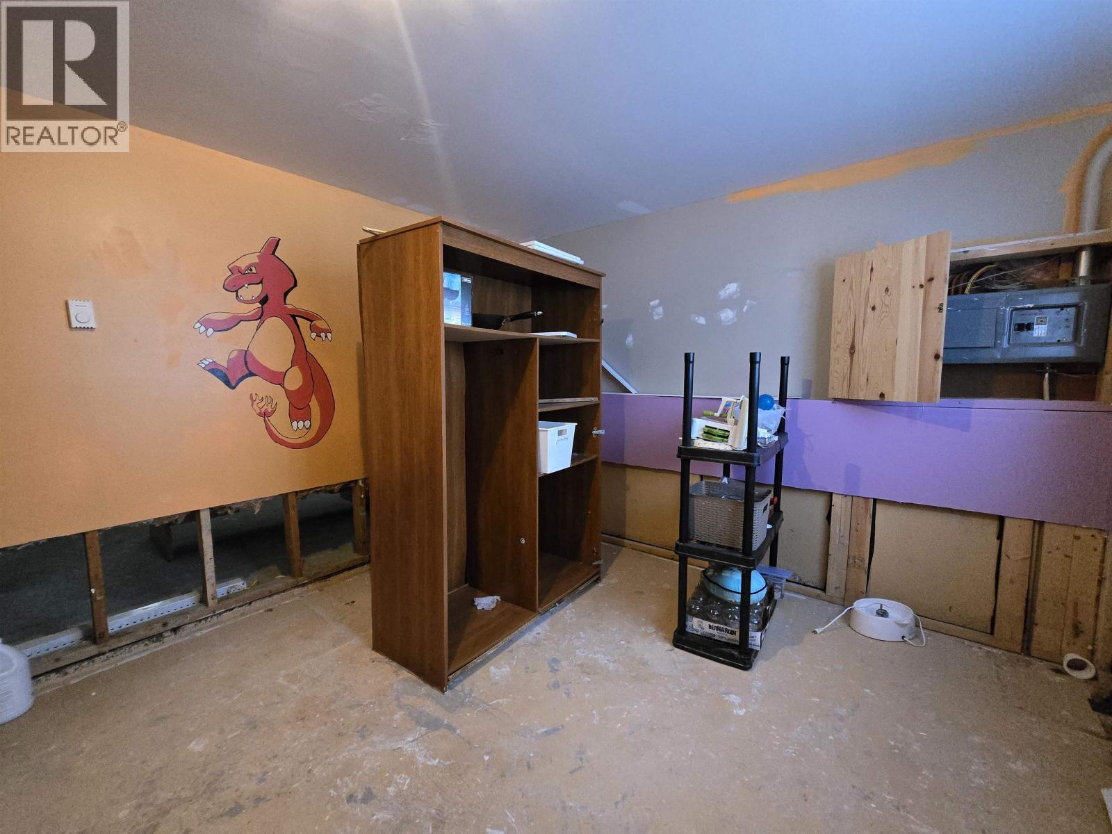 5107 MILLS Avenue, Terrace