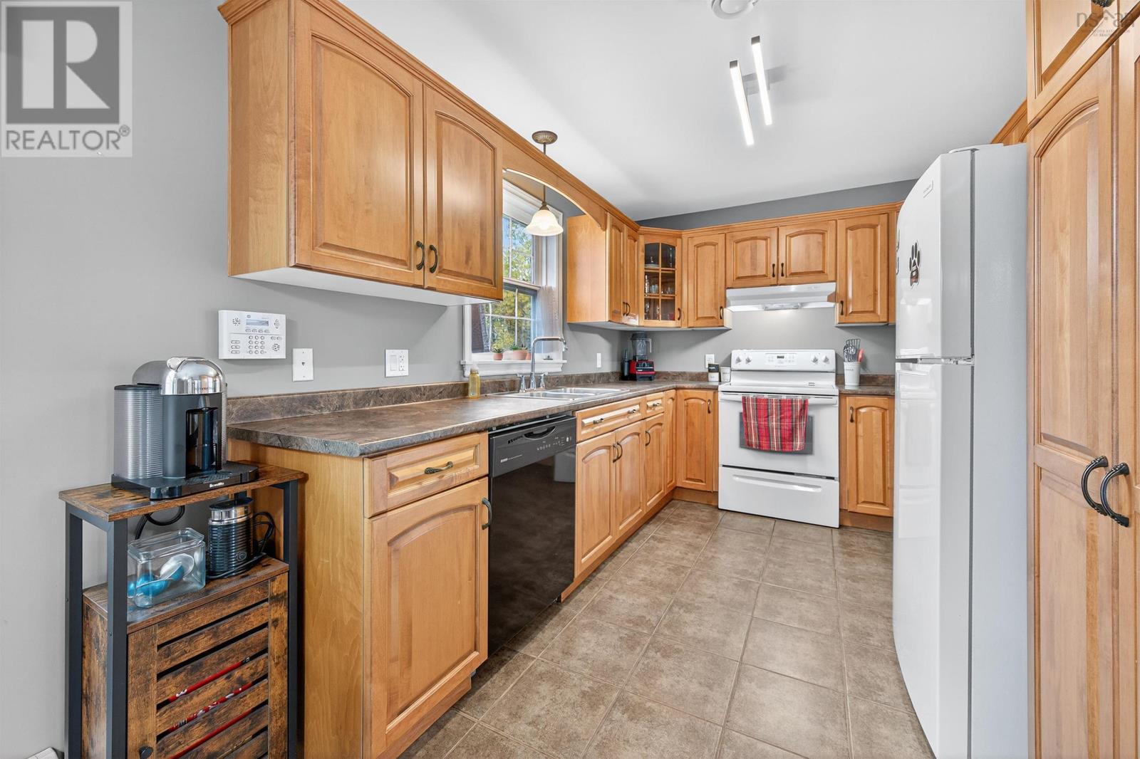 Property 15 of 49 of 123 BARRINGTON