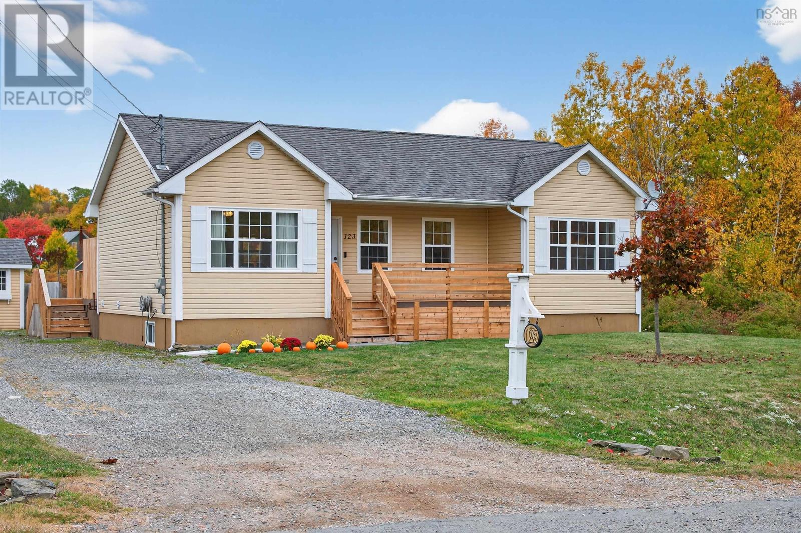 Property 2 of 49 of 123 BARRINGTON