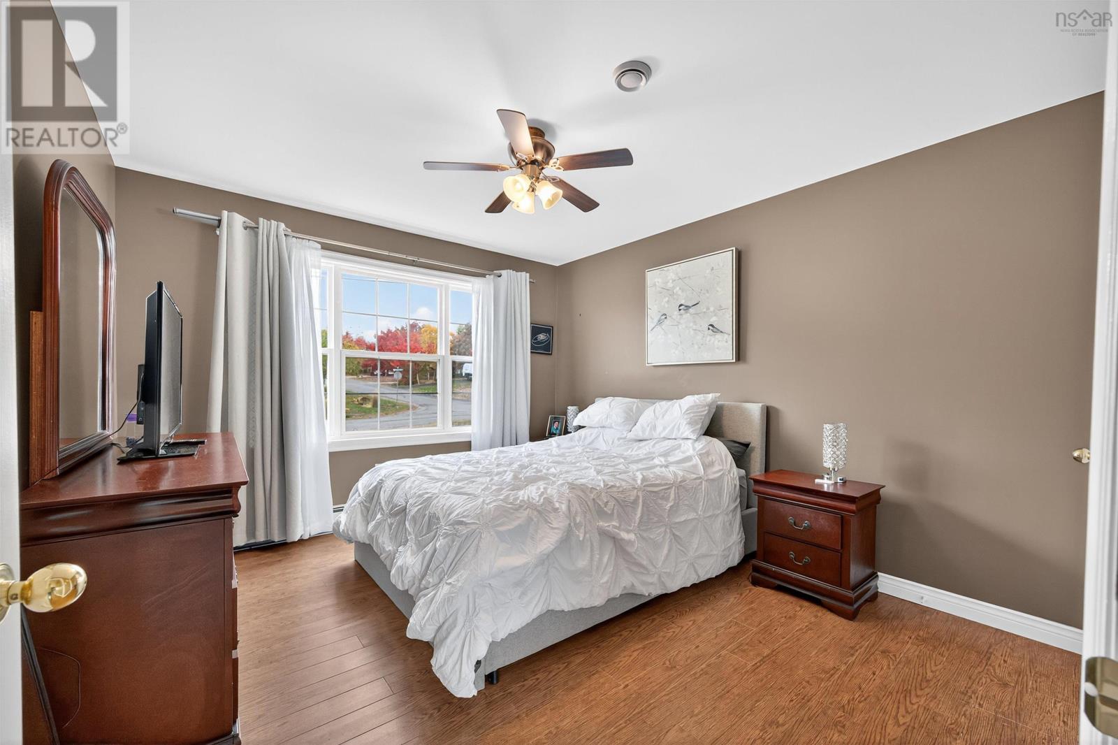 Property 24 of 49 of 123 BARRINGTON