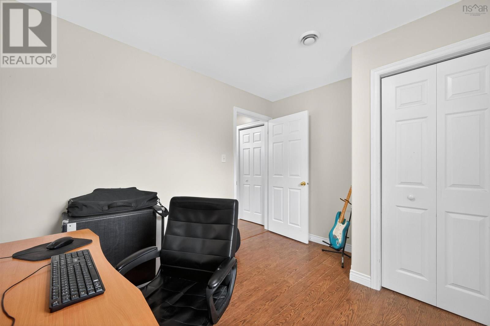 Property 36 of 49 of 123 BARRINGTON