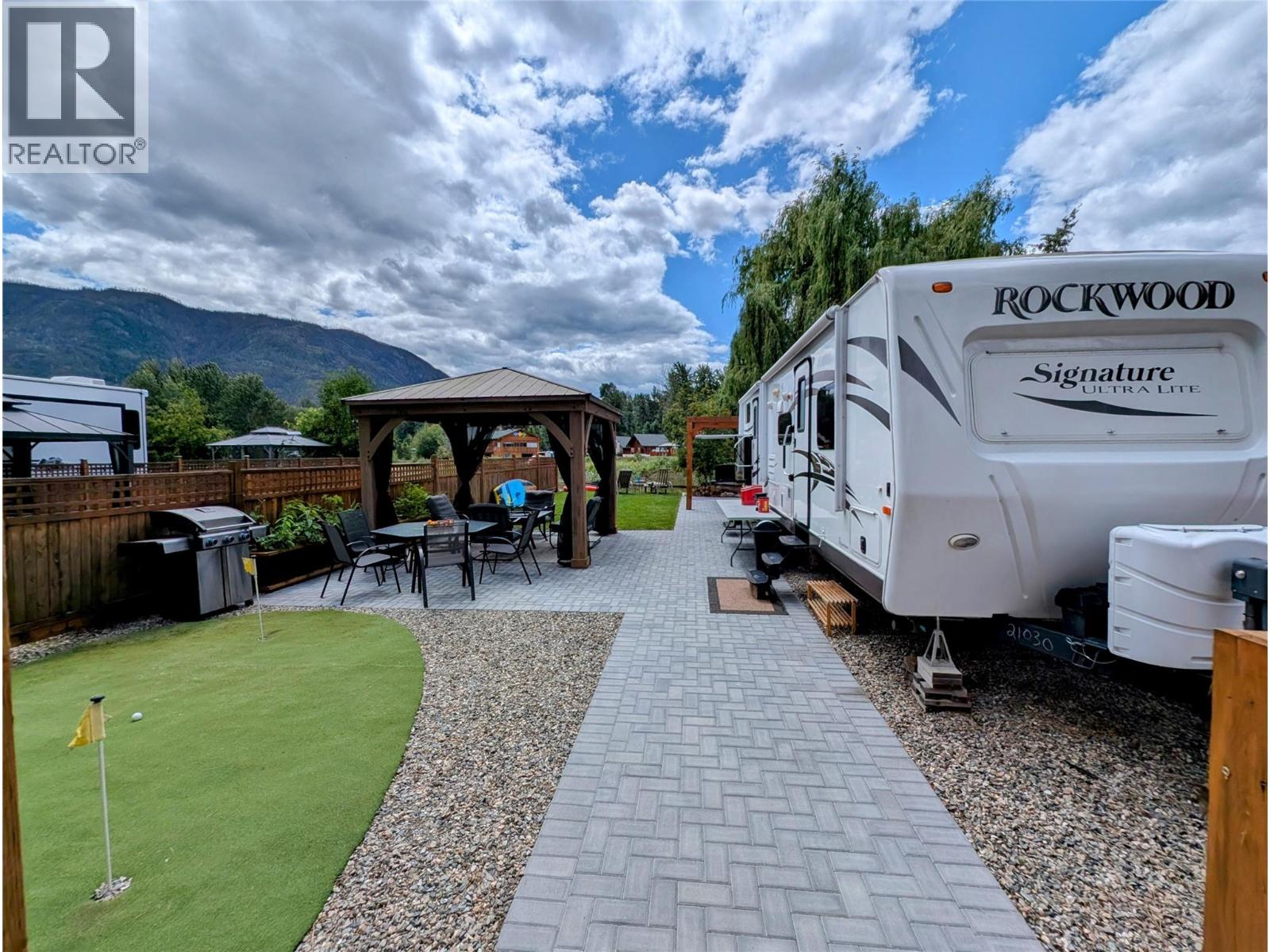 27 COTTONWOOD DRIVE - 25