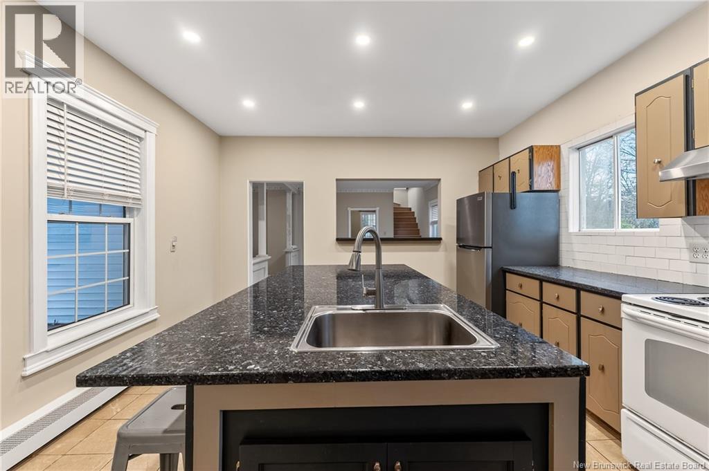 36 QUEENSWAY WAY - 10