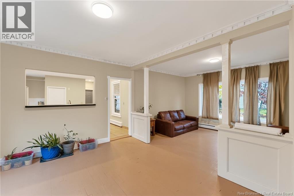 36 QUEENSWAY WAY - 13