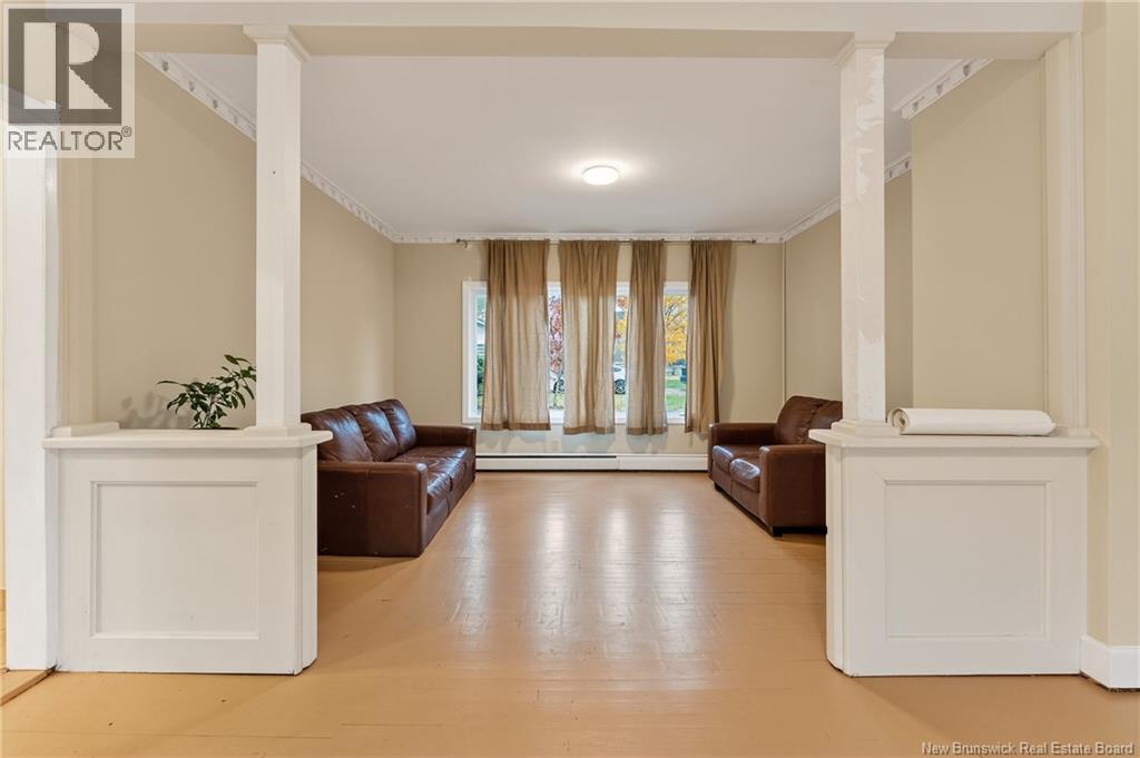 36 QUEENSWAY WAY - 16