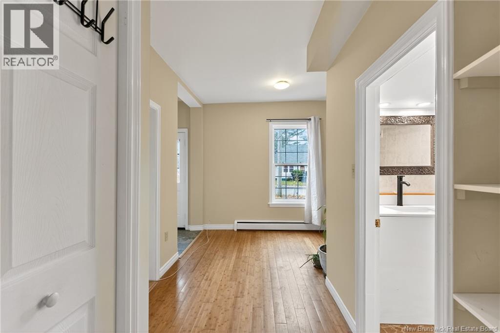 36 QUEENSWAY WAY - 19