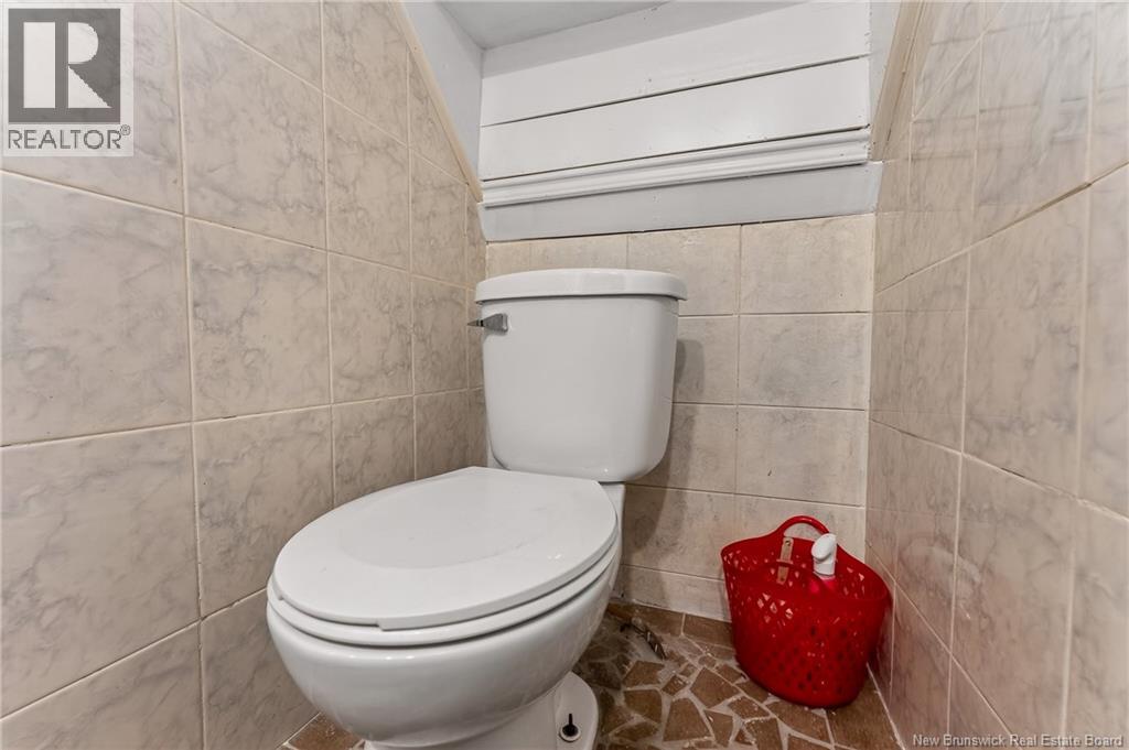 36 QUEENSWAY WAY - 21