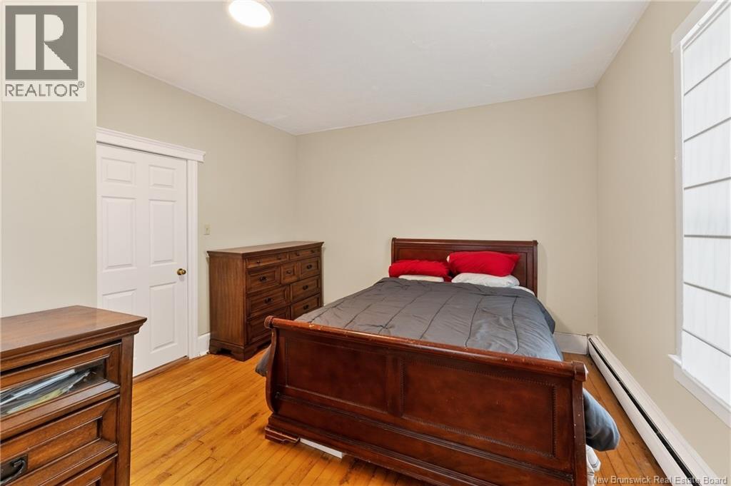 36 QUEENSWAY WAY - 26