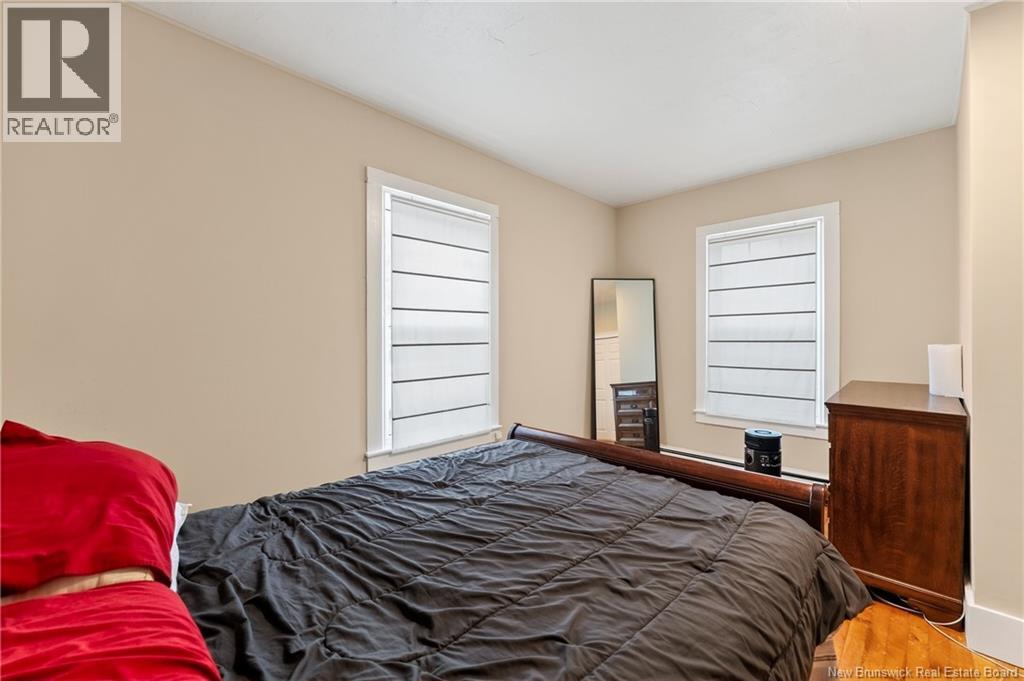 36 QUEENSWAY WAY - 27