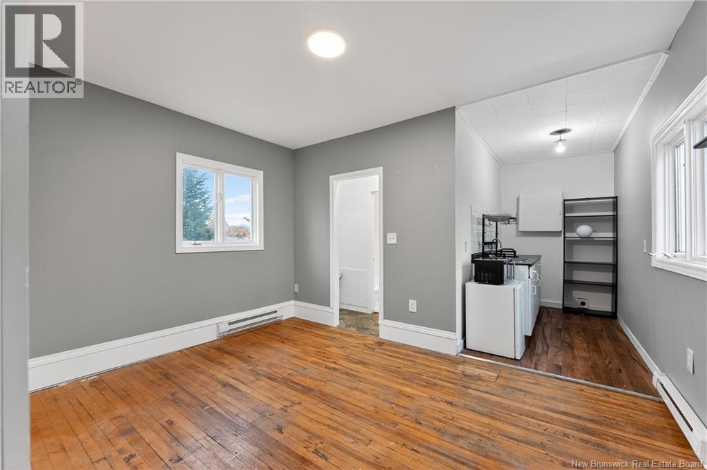 36 QUEENSWAY WAY - 36