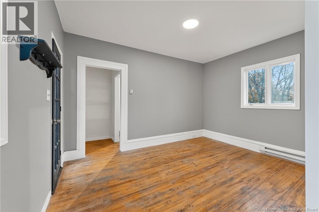 36 QUEENSWAY WAY - 37