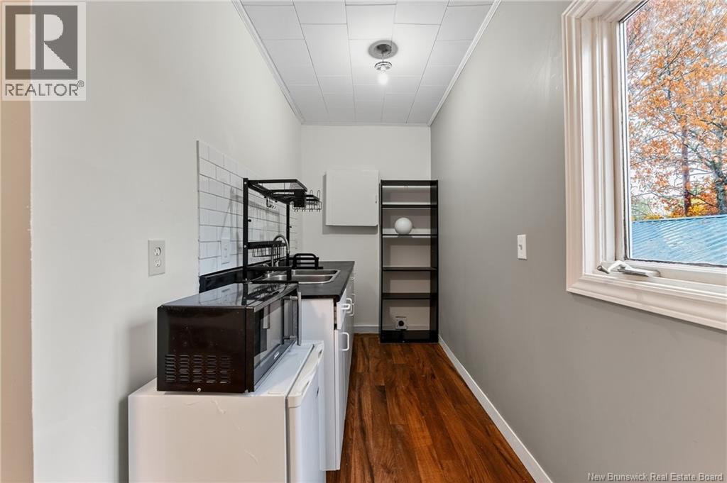 36 QUEENSWAY WAY - 38