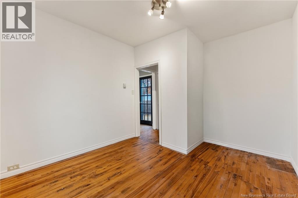 36 QUEENSWAY WAY - 41