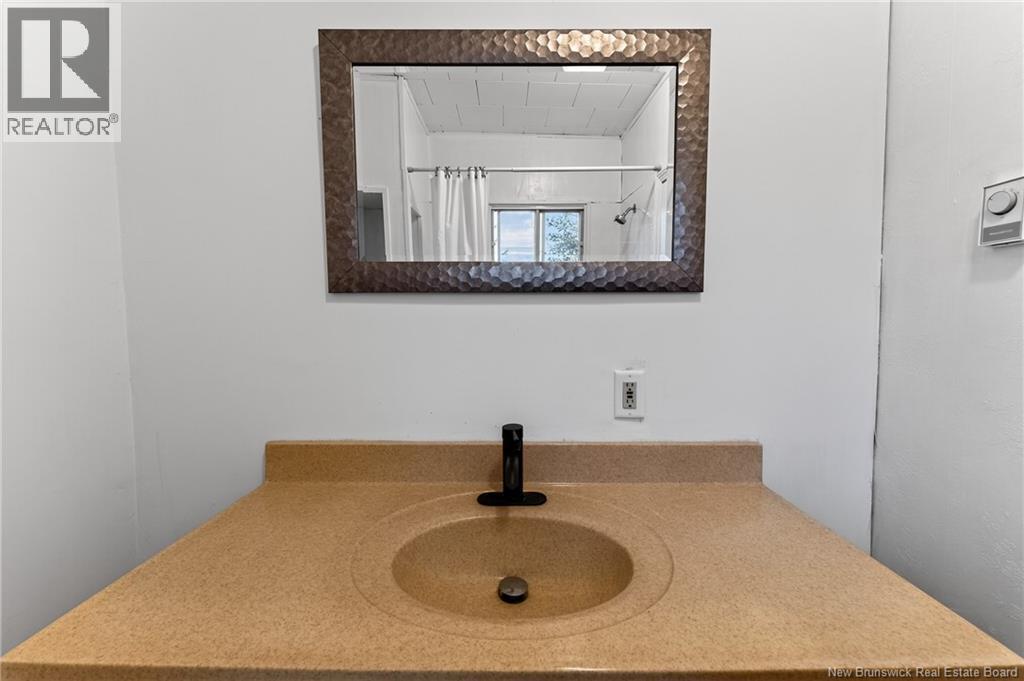 36 QUEENSWAY WAY - 44