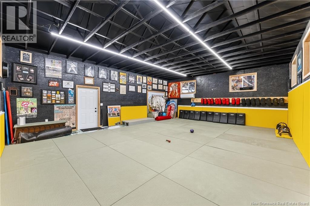 36 QUEENSWAY WAY - 47